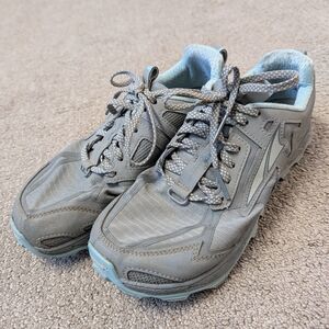 Altra Womens Lone Peak 4.5 Trail Running Hiking Shoe Size 8 Gray Blue Zero Drop